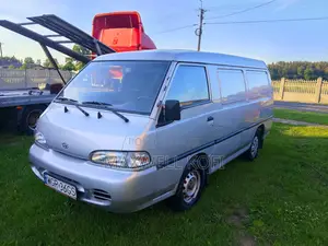 Hyundai H-100 2004 Silver