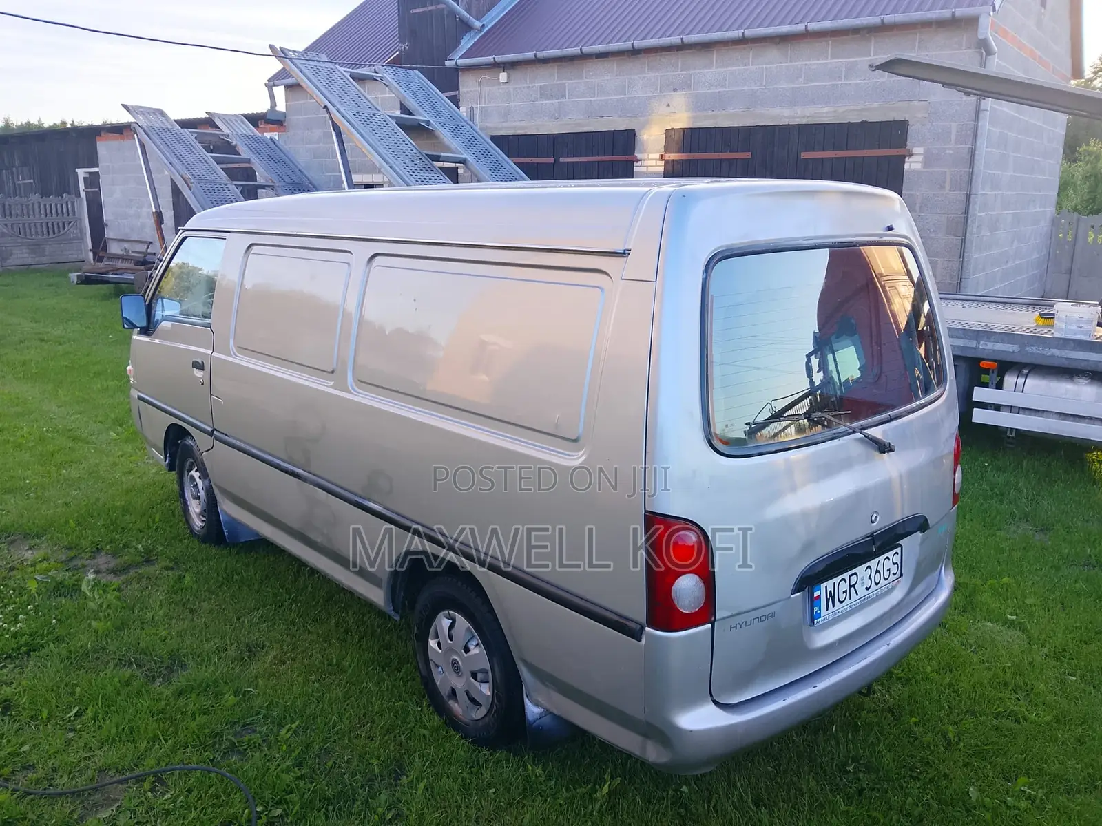 Hyundai H-100 2004 Silver