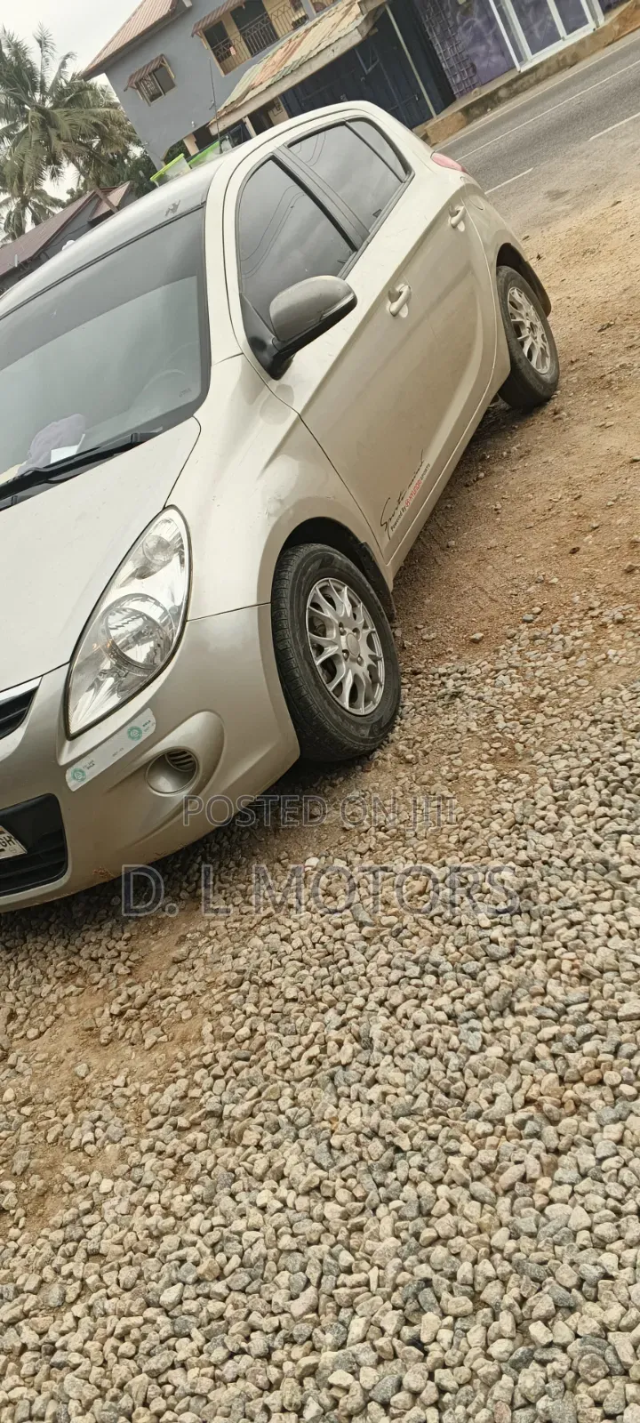 Hyundai i20 2011 Gold