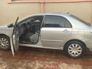 Toyota Corolla 2024 Silver