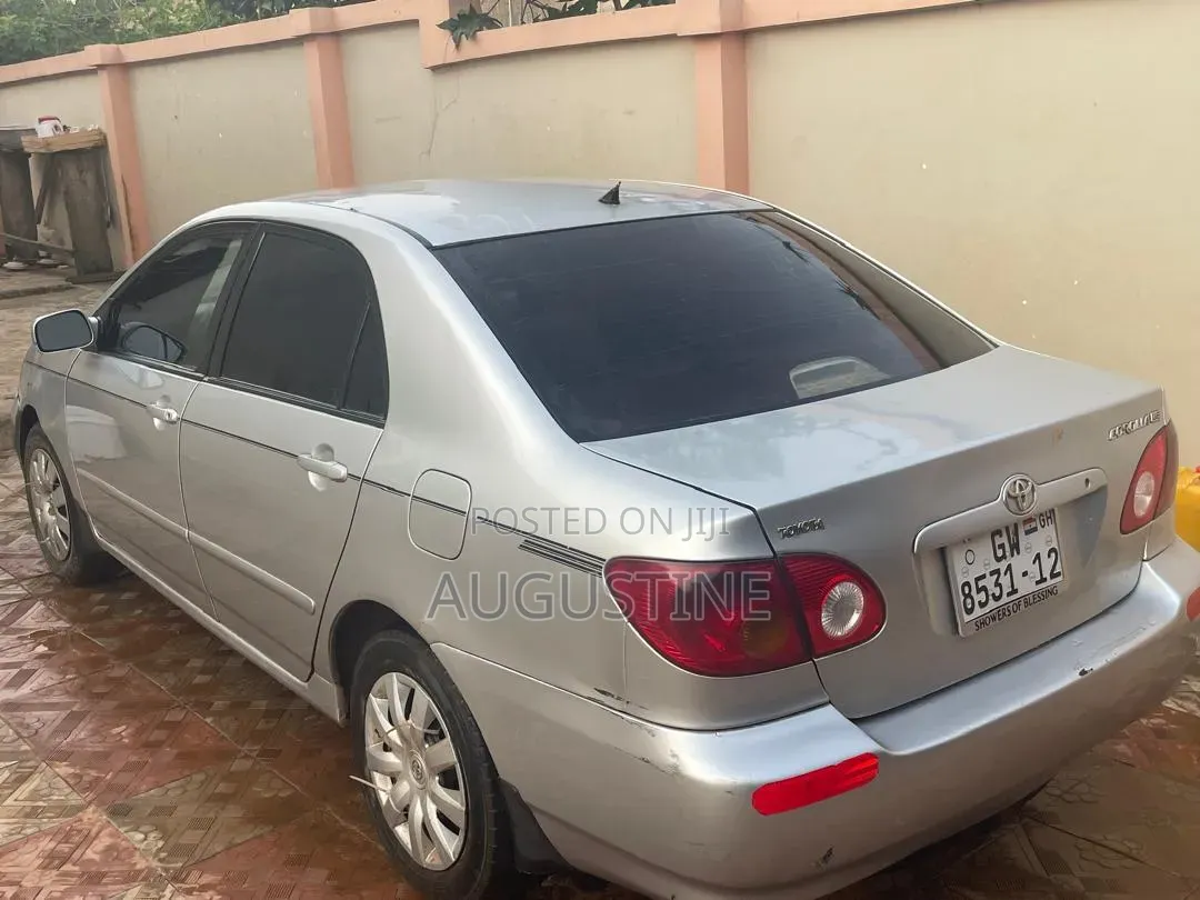 Toyota Corolla 2024 Silver