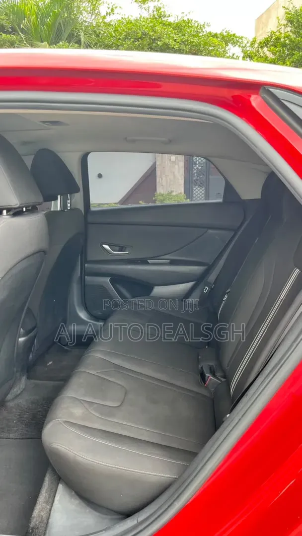 Hyundai Elantra SEL 2022 Red