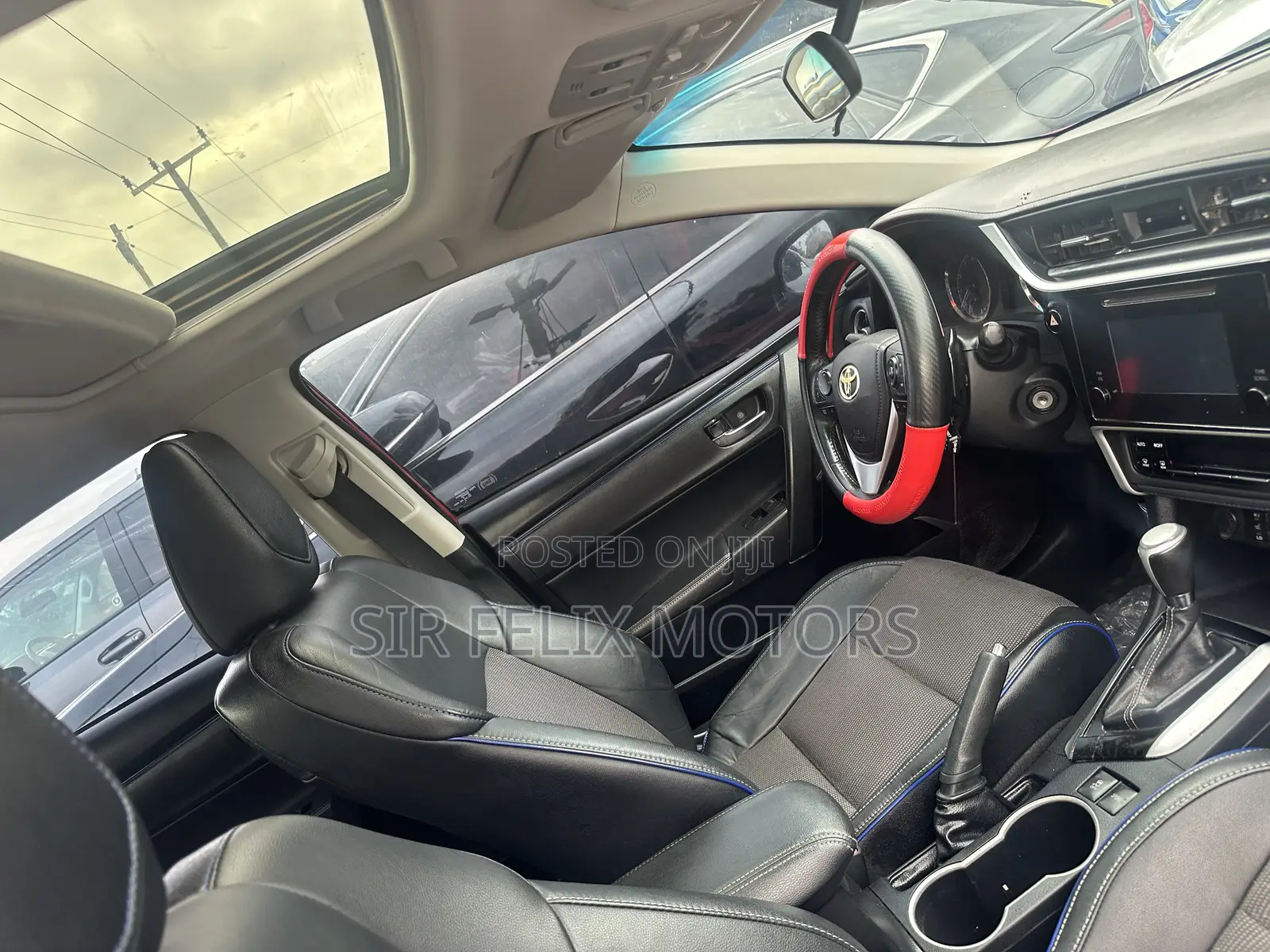 Toyota Corolla SE (1.8L 4cyl 2A) 2018 Red