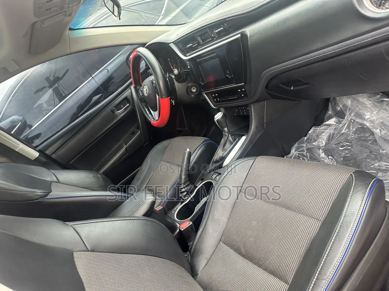 Toyota Corolla SE (1.8L 4cyl 2A) 2018 Red