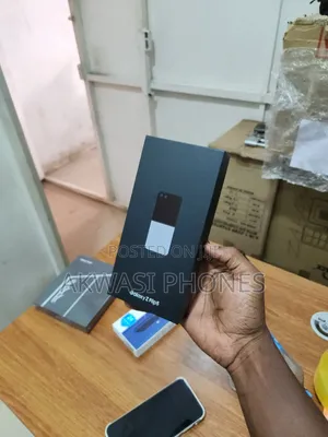 New Samsung Galaxy Z Flip 5 512 GB Black