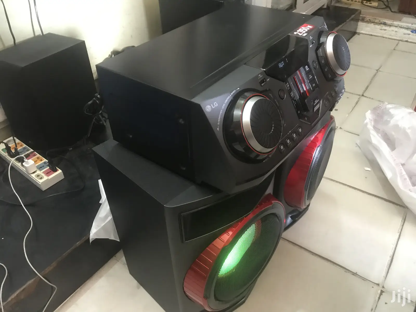 DJ App LG CL87 2350 Watts Hifi Xboom Sound System
