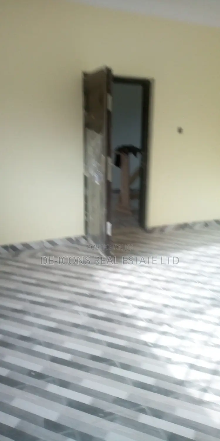 3bdrm House in De-Icons Real Estate, Awutu Senya East Municipal