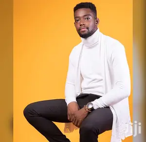 Milky Turtle Neck Top