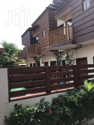 3bdrm Townhouse / Terrace in Bronko Housing, Accra Metropolitan