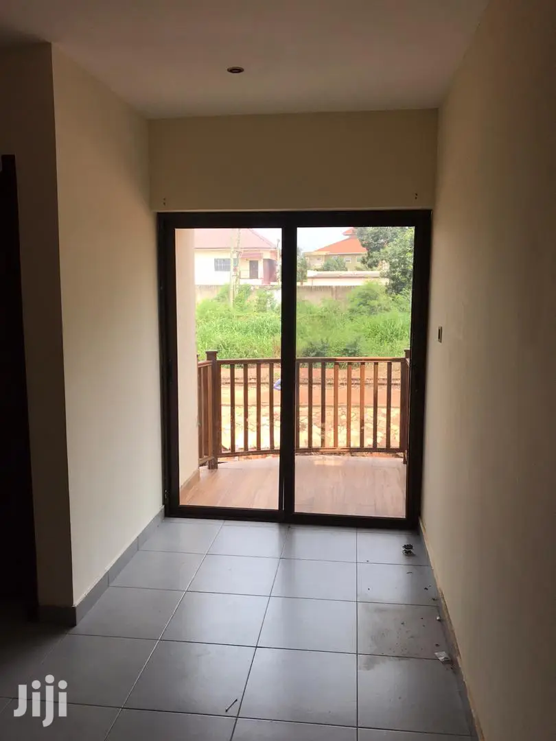 3bdrm Townhouse / Terrace in Bronko Housing, Accra Metropolitan
