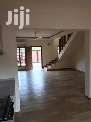 3bdrm Townhouse / Terrace in Bronko Housing, Accra Metropolitan