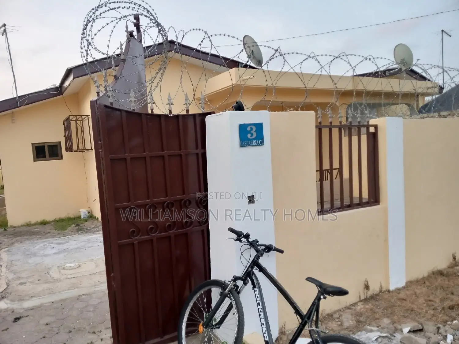 3bdrm House in Community 20 Estate, Spintex for rent