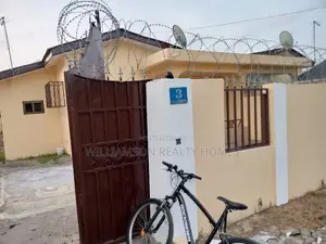 3bdrm House in Community 20 Estate, Spintex for rent