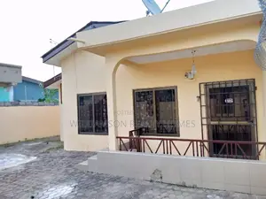 3bdrm House in Community 20 Estate, Spintex for rent