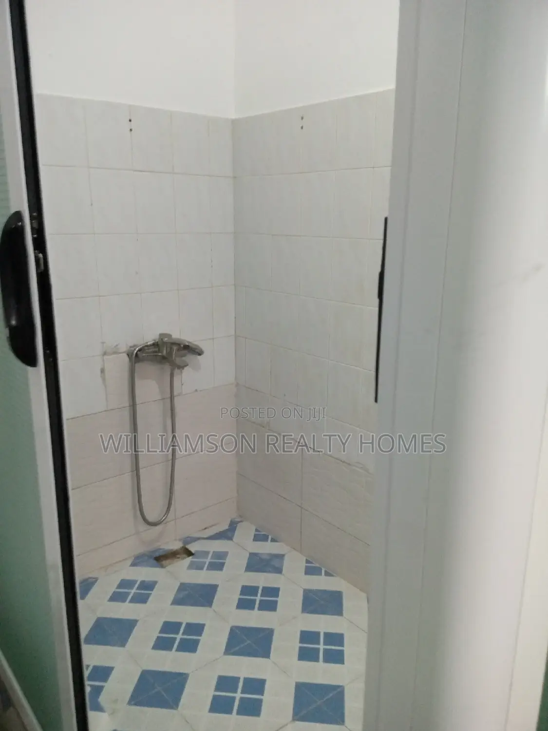 3bdrm House in Community 20 Estate, Spintex for rent