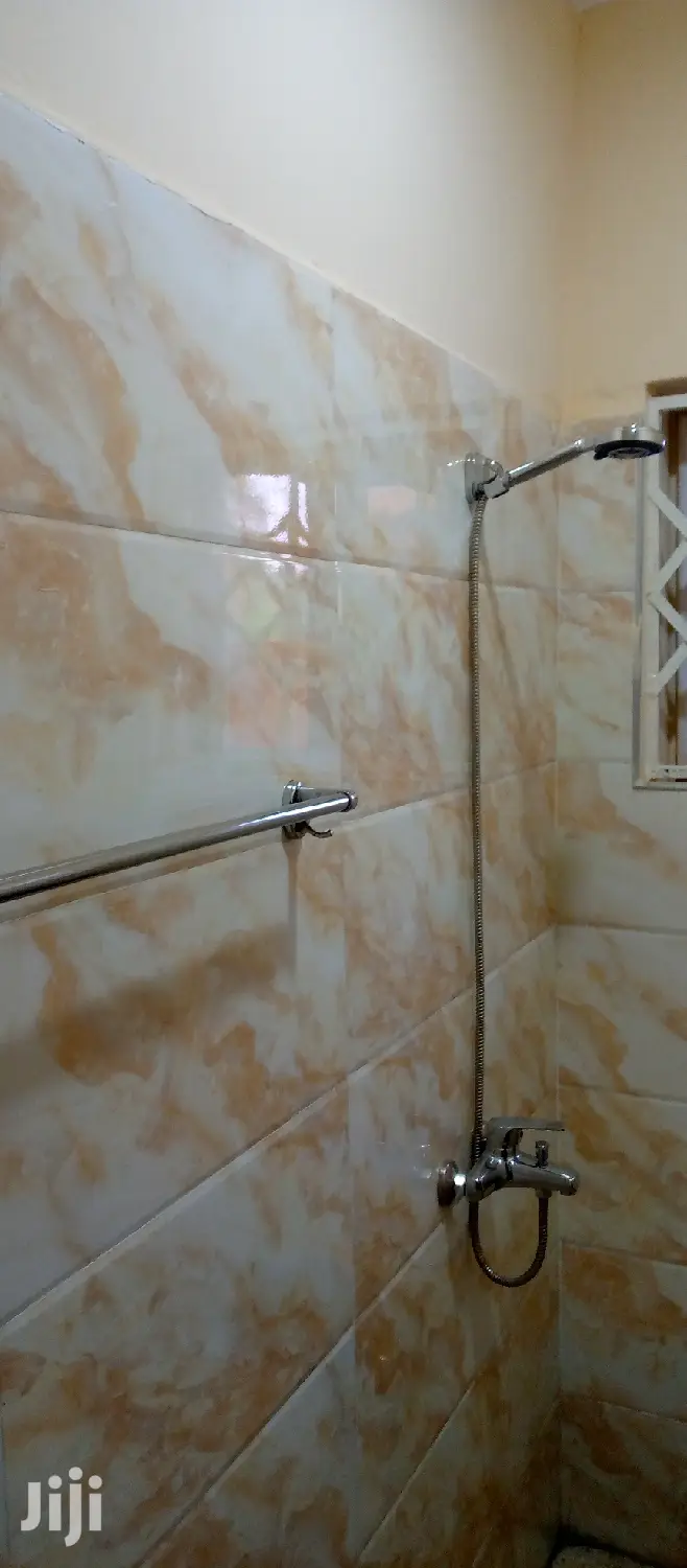 4bdrm Apartment in Ga East Municipal for rent