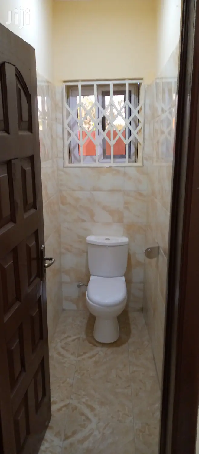 4bdrm Apartment in Ga East Municipal for rent