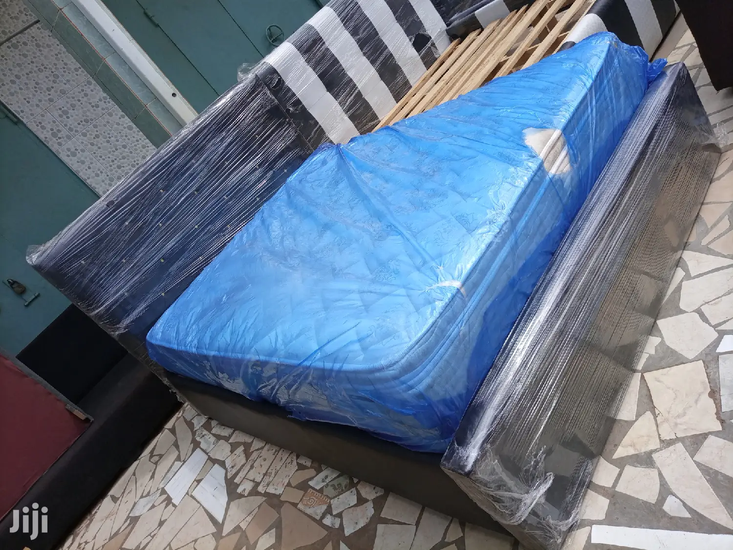 Blacl Bed With Mattress . Promotion!