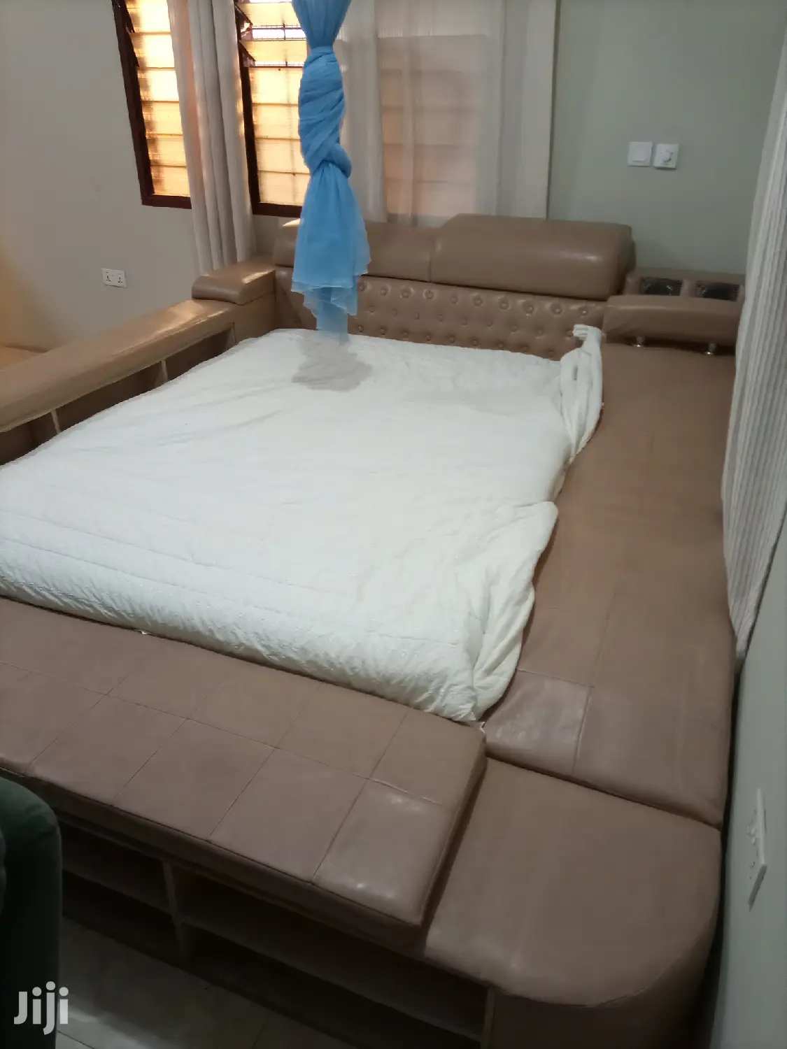 Great Bed With Mattress. Luxurious 