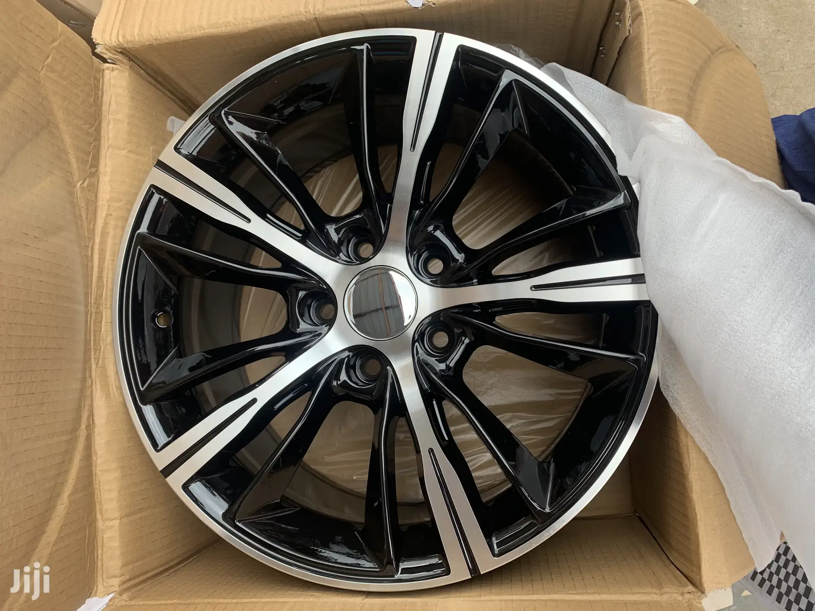 Original Rim For All Five Holes Cars