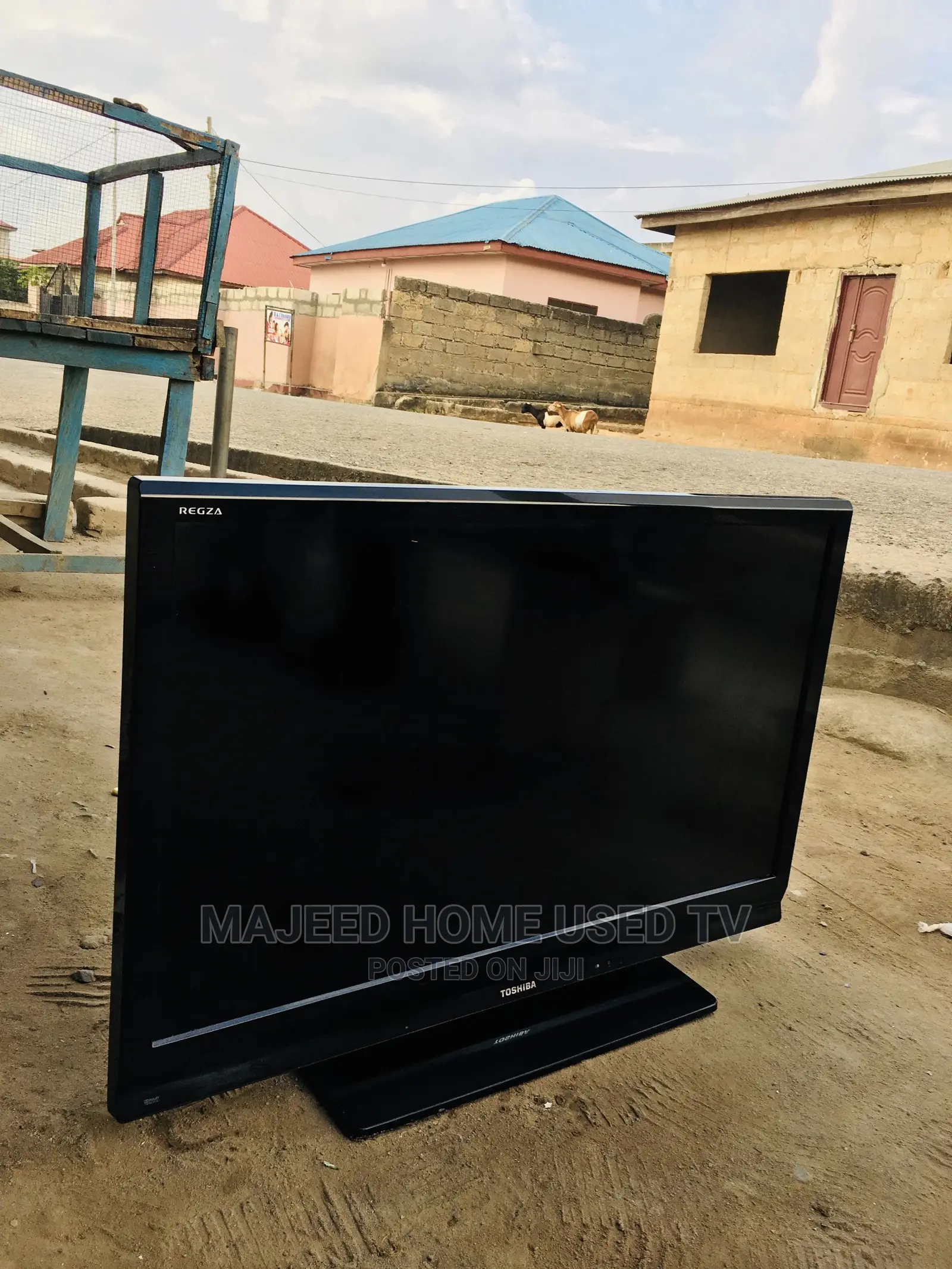 42inches Toshiba Slim LCD Digital Tv