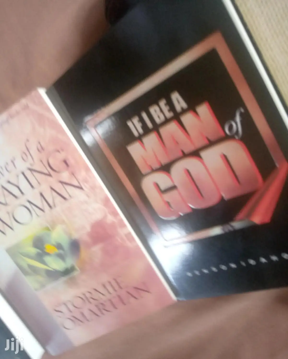 New Christian Books, Bibles And Hynm Nooks