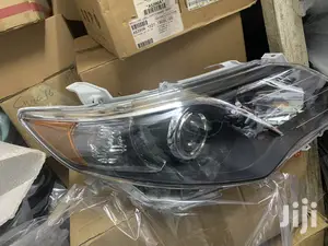 Toyota Camry (Spider) Head Lamp