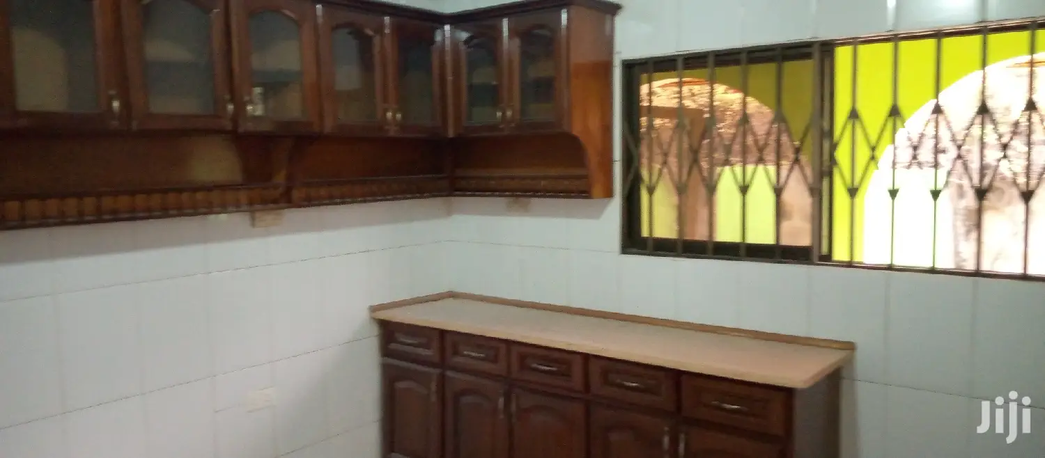 5bdrm House in Ga East Municipal for rent