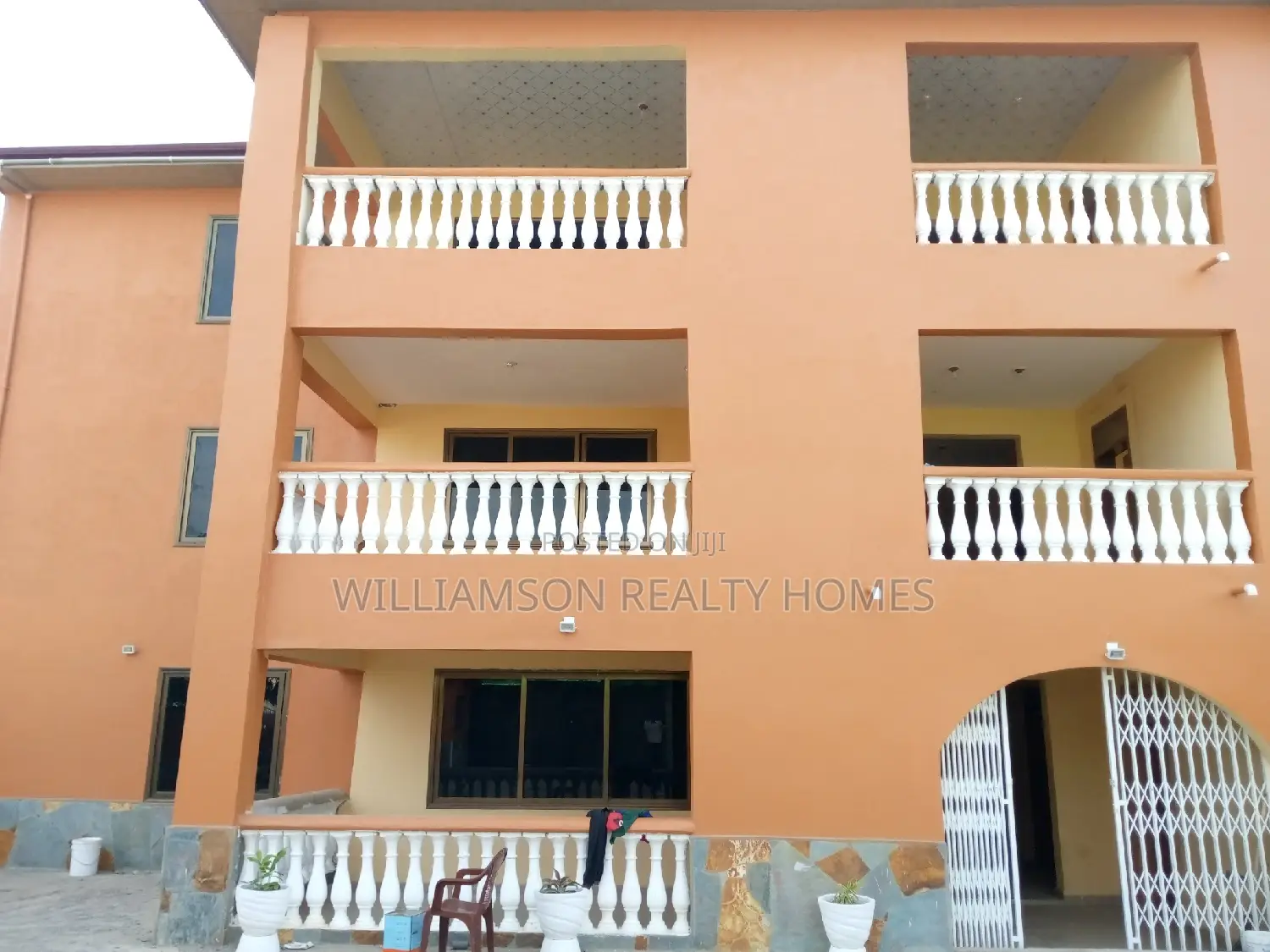 3bdrm Apartment in Community 18, Spintex for rent