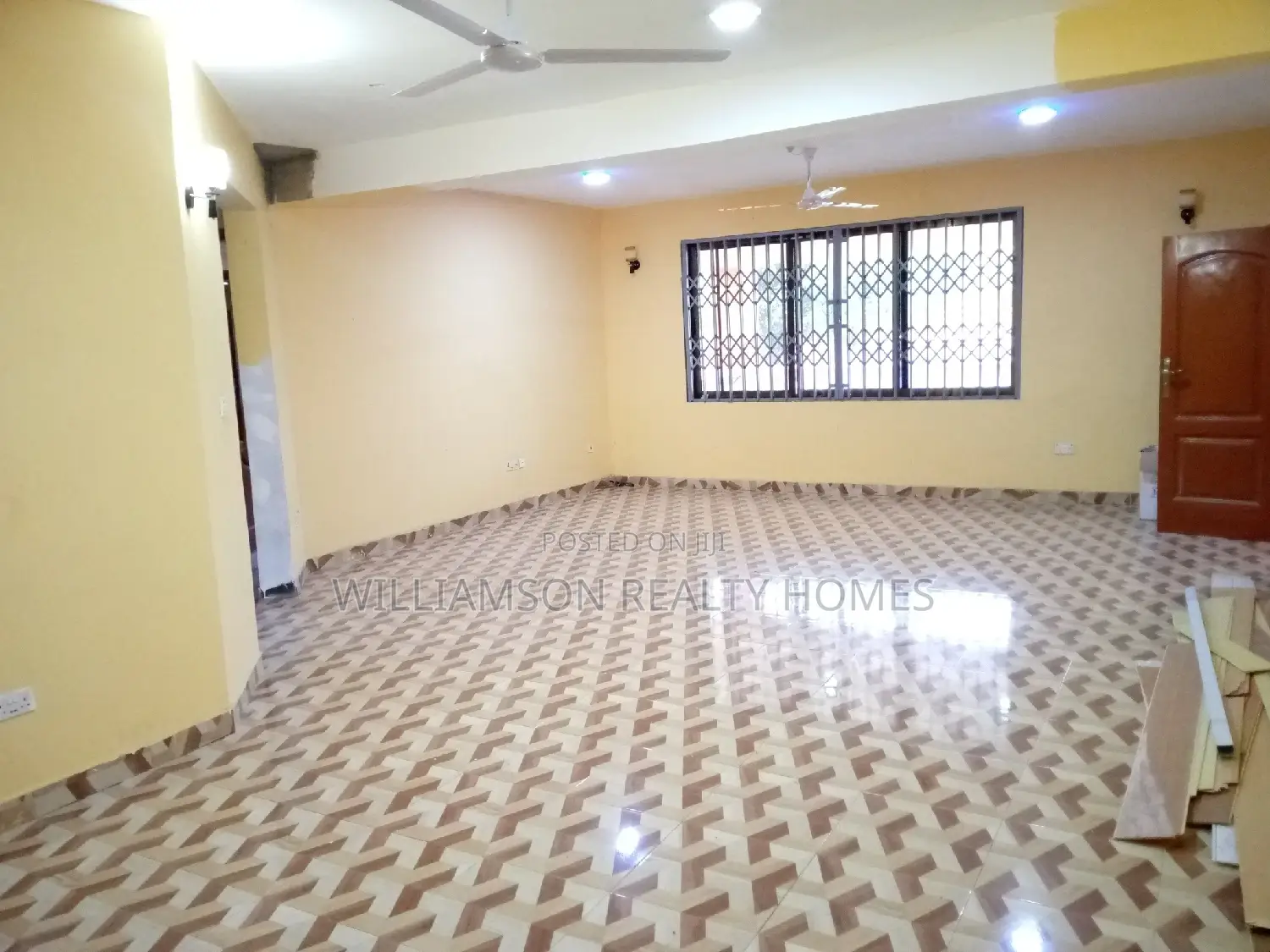 3bdrm Apartment in Community 18, Spintex for rent
