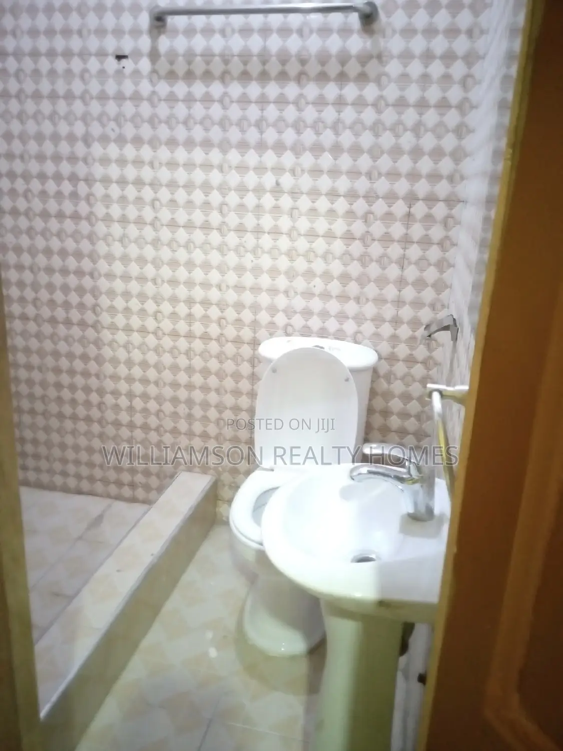 3bdrm Apartment in Community 18, Spintex for rent
