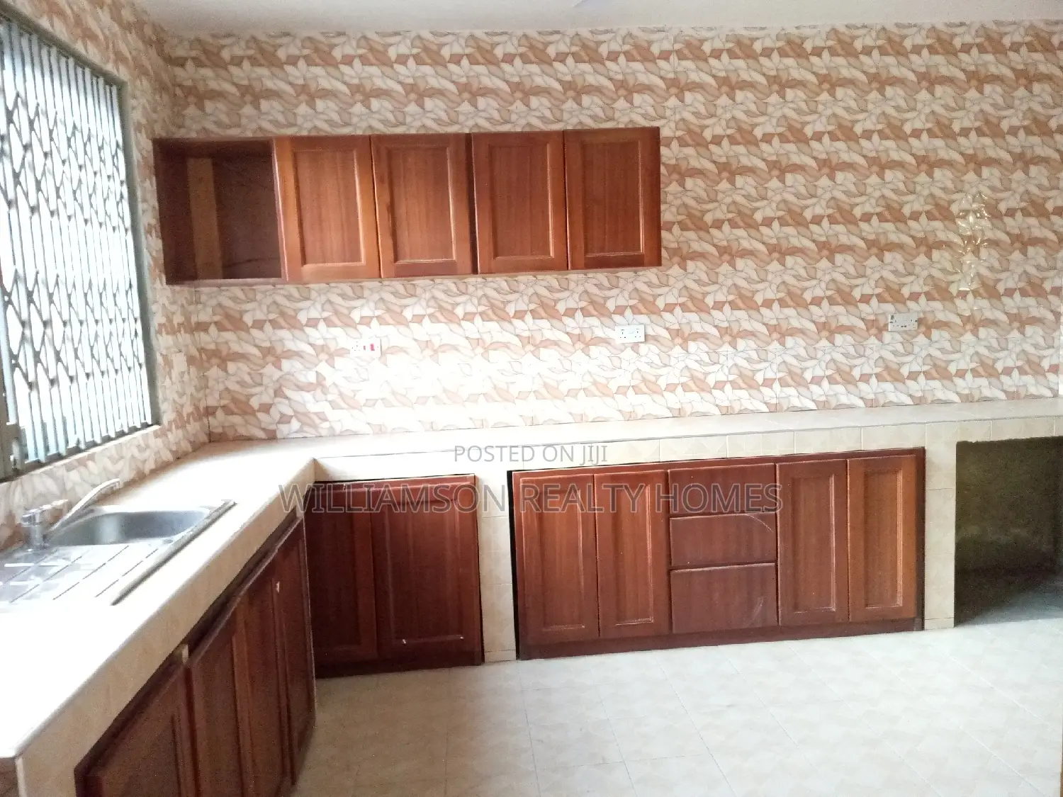 3bdrm Apartment in Community 18, Spintex for rent