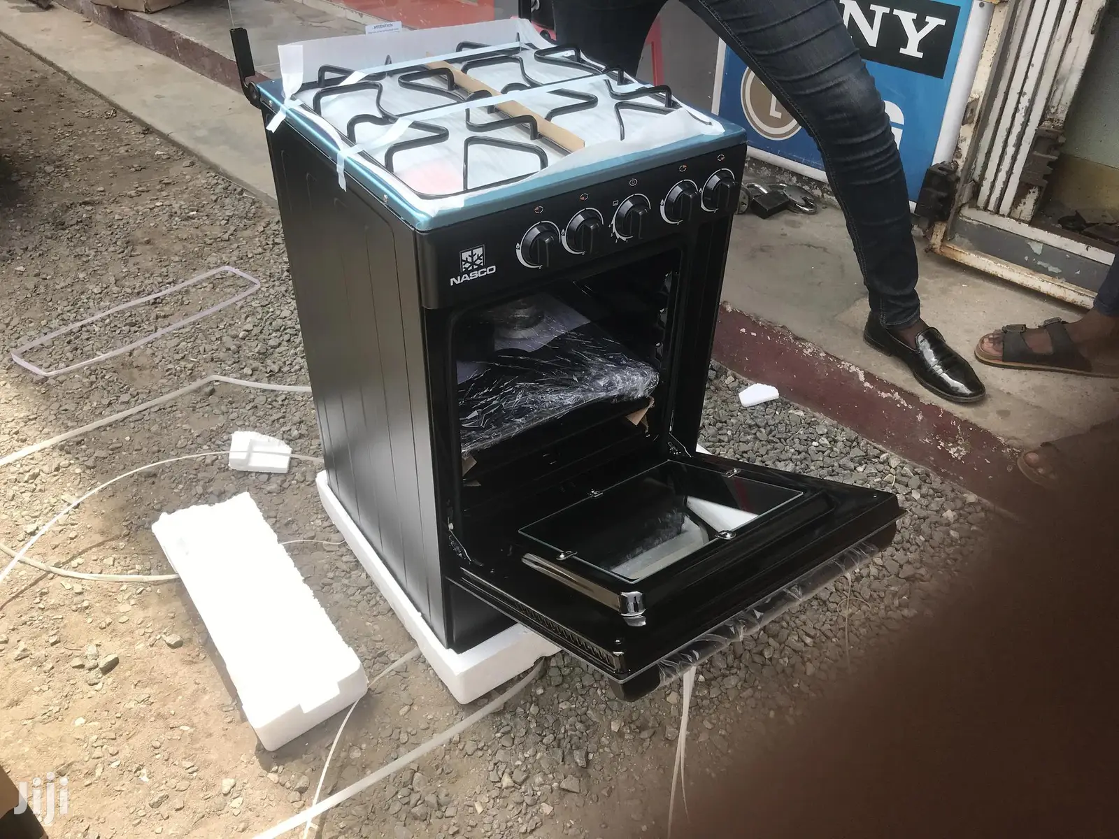 Nasco 4 Burner Gas Cooker With Oven & Rust Resistant Coating