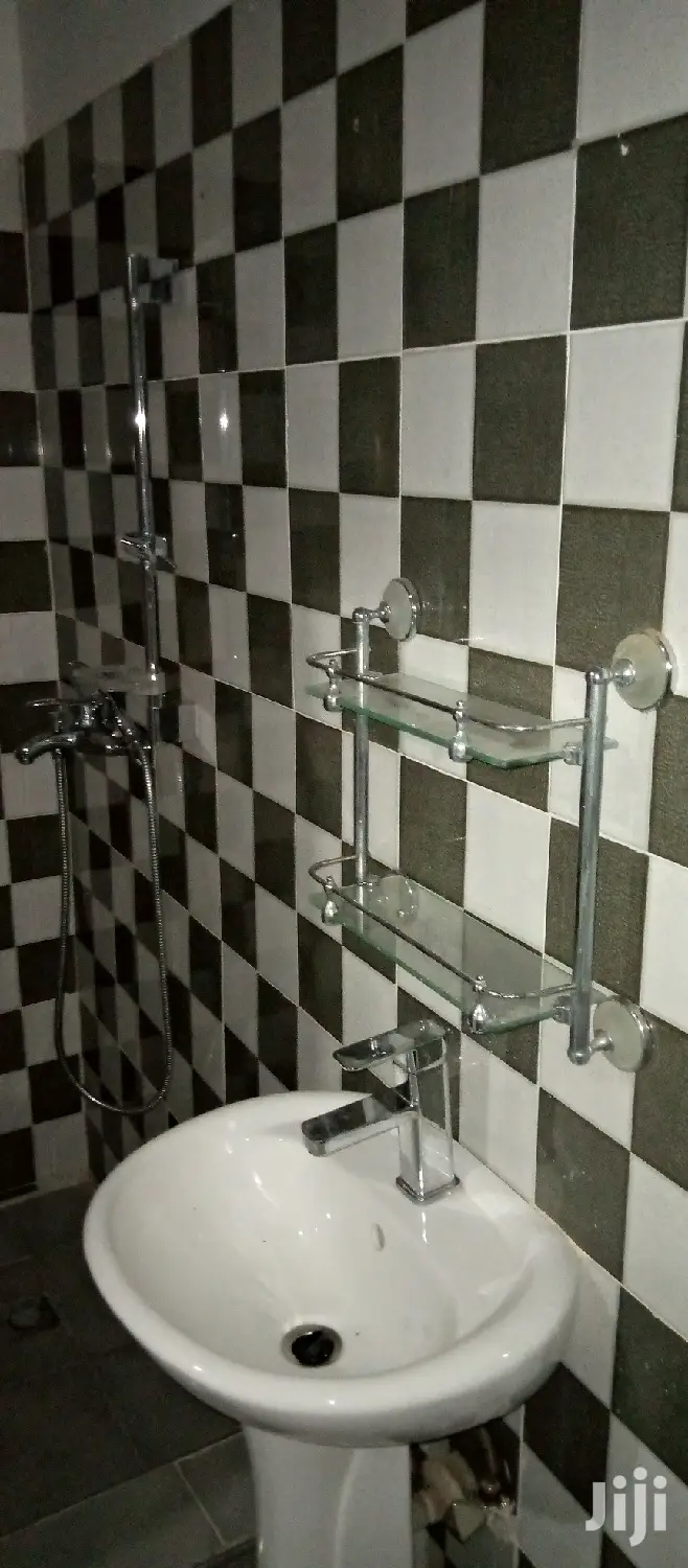 1bdrm Apartment in Ben Baah Property, Ga East Municipal for rent