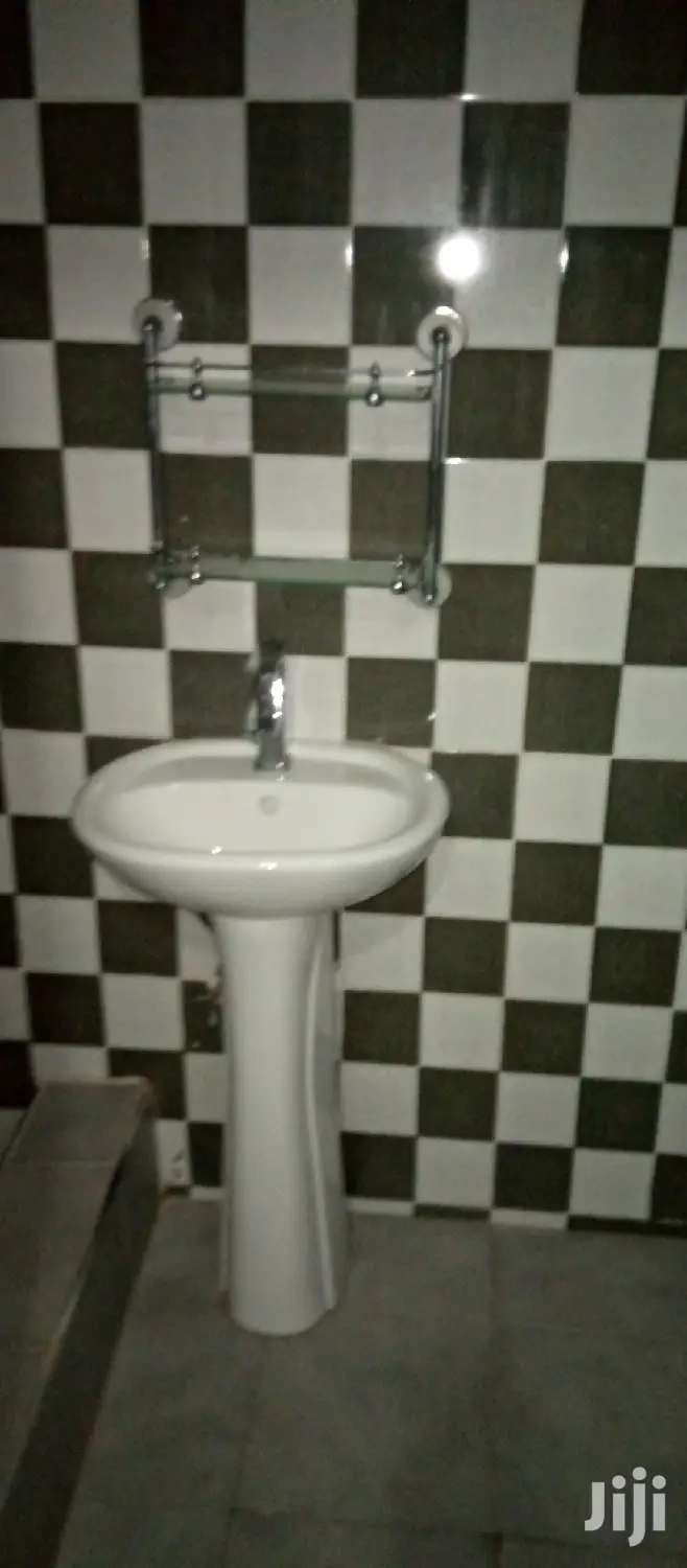 1bdrm Apartment in Ben Baah Property, Ga East Municipal for rent