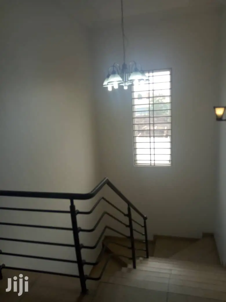 4bdrm House in Accra Metropolitan for Rent