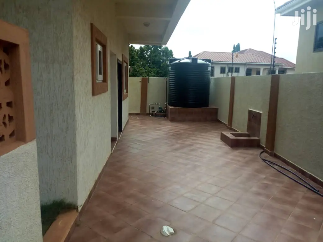 4bdrm House in Accra Metropolitan for Rent