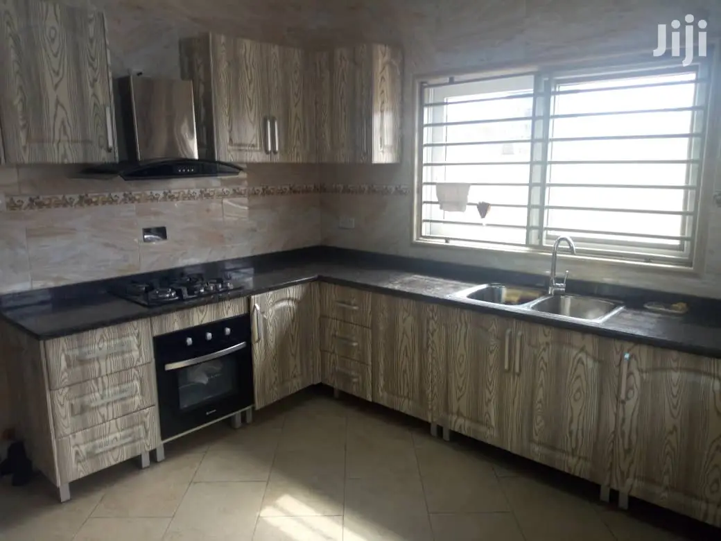 4bdrm House in Accra Metropolitan for Rent