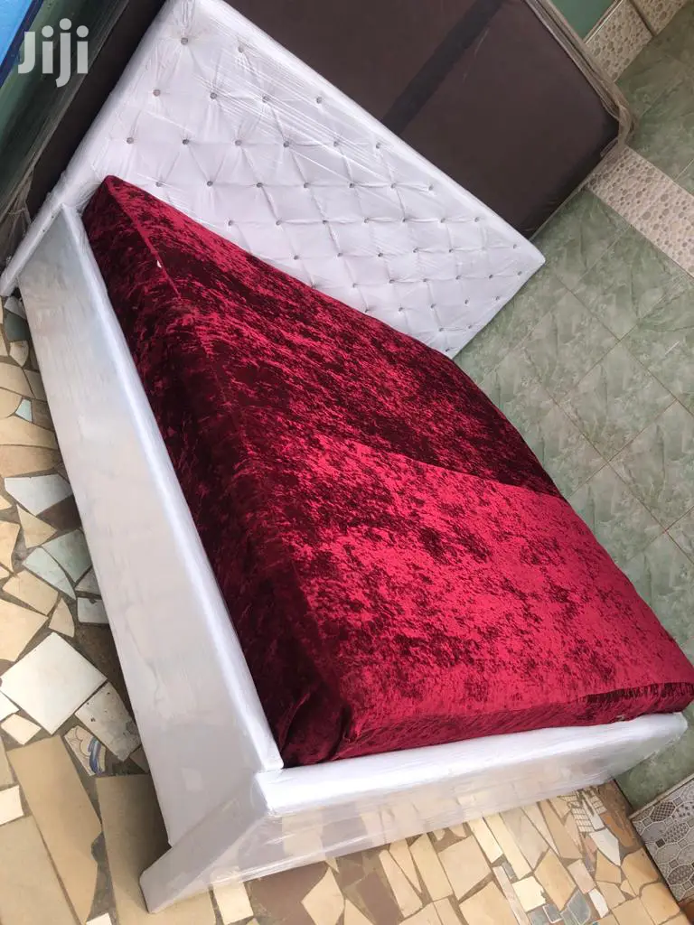 Quality Kingsize Bed With Matress ❤🖤🤍. Free Delivery