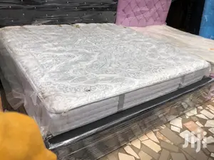Modenized Kings Bed With Matress