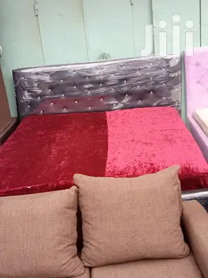 Kings Bed With Mattress. Fre Delivery