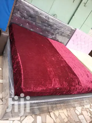 Kings Bed With Mattress. Fre Delivery