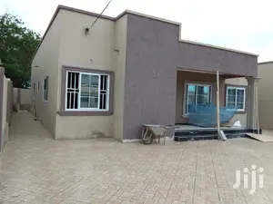 3bdrm House in Bronko Housing, Accra Metropolitan for sale