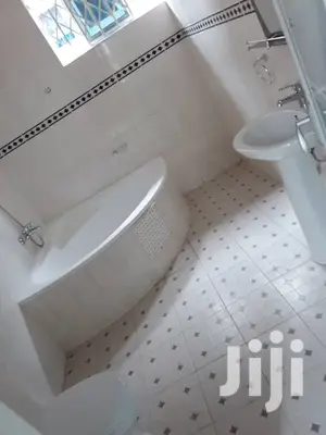 3bdrm House in Bronko Housing, Accra Metropolitan for sale
