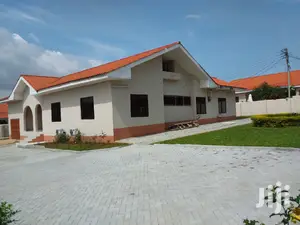 3bdrm House in Bronko Housing, Accra Metropolitan for rent