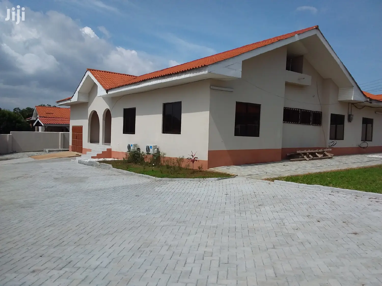 3bdrm House in Bronko Housing, Accra Metropolitan for rent