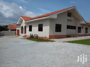 3bdrm House in Bronko Housing, Accra Metropolitan for rent