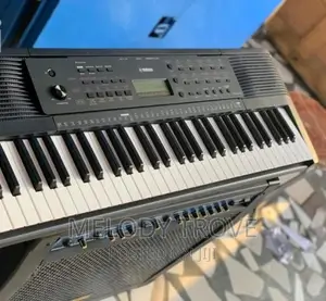 Yamaha PSR E-273 Keyboard