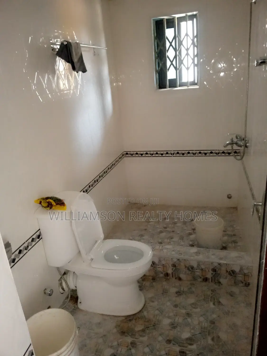 3bdrm Apartment in Hfc Estate, Spintex for rent