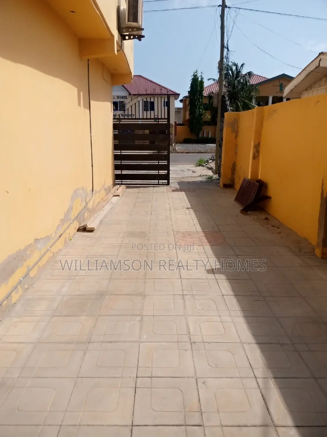 3bdrm Apartment in Hfc Estate, Spintex for rent